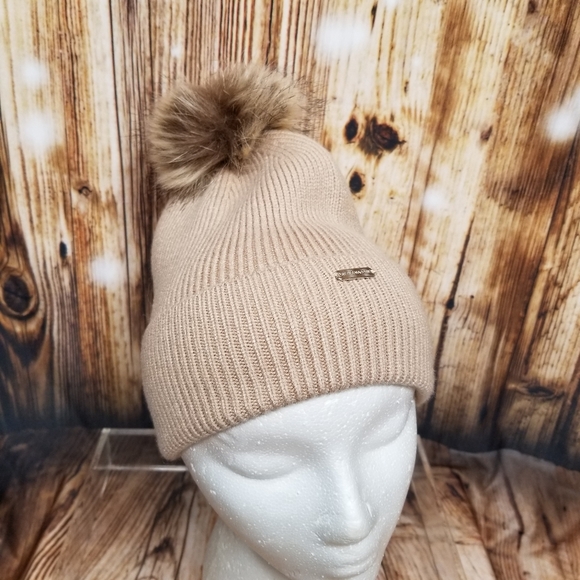 Steve Madden Cuffed Stocking Cap Tan Faux Fur Pompom One Size New Without Tags - Picture 1 of 7